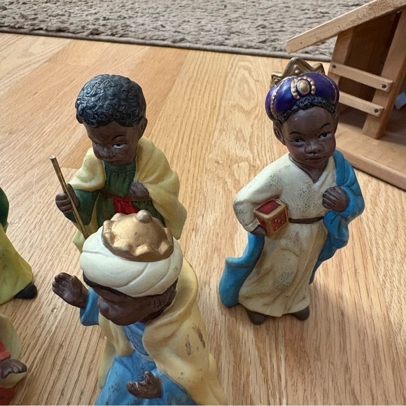 African American Nativity Set Scene Ceramic Porcelain Barn Jesus Christian - Picture 4 of 7